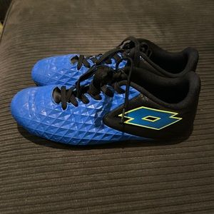 LOTTO FORZA ELITE SOCCER CLEATS SIZE 6.5